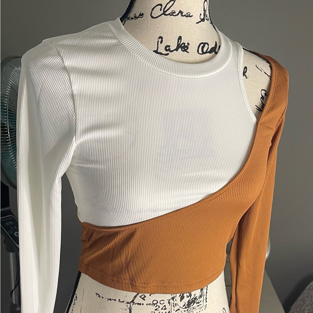 Gone- Stylish Crop Top in Size Small - Picture 9 of 15